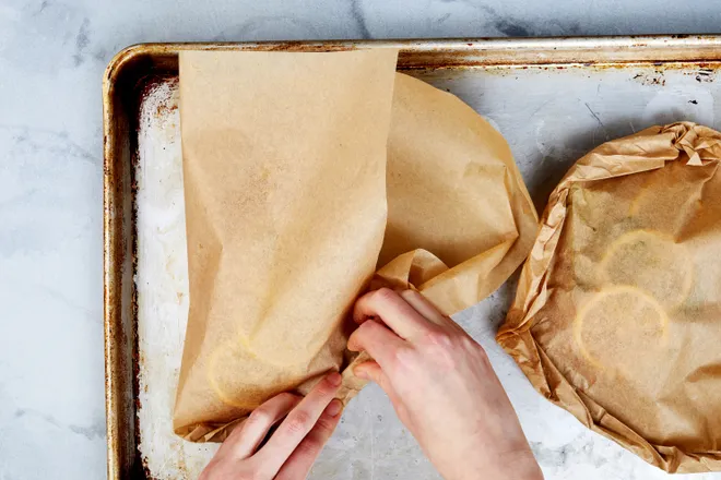 Eco-Friendly Baking Paper Alternatives with Guanghe